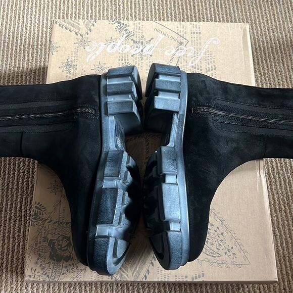 NEW Free People Chelsea Boots suede black 7 - Picture 10 of 11